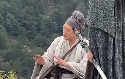 李连杰为何选择以零片酬和扶持新人的方式参与《源力江湖》这部短剧？