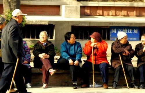 年龄越大，越要控制睡觉？专家建议：60岁后，睡觉保持这4个习惯