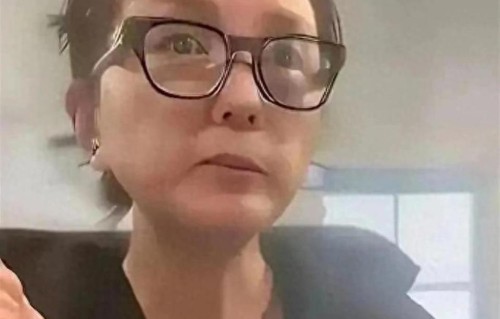 曾经的大美人，既是歌手又是演员，火遍大江南北，现在咋成这样了