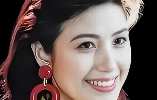 不满丈夫丁克坚持离婚，二婚嫁画家，51岁拼死生龙凤胎当幸福妈妈