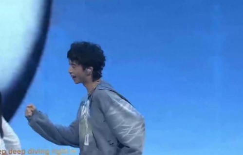 伊能静上台仍然是女明星，与儿子同台唱跳，刷新亲子舞台天花板