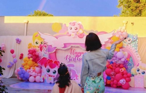 张若昀唐艺昕为女儿庆祝6岁生日!母女俩隔空亲亲好有爱|唐艺昕|女儿|张若昀||生日|网易新闻|合影|生日派对|童话|老婆