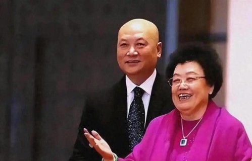 太突然！迟重瑞妻子陈丽华去世，2月还曾露面，官方头像已变黑