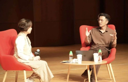 谢霆锋戴26年前定情手镯，锋菲恋再引热议