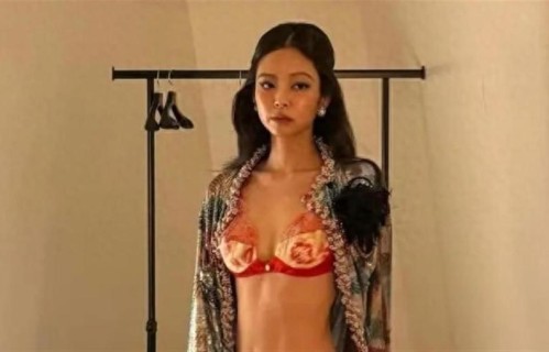 Jennie穿红内衣首跳新歌！歌词满满性暗示冲热搜全网看傻轰低俗