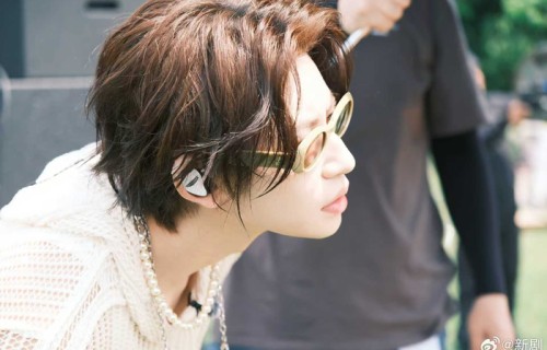 小鬼王琳凯练琴随拍曝光