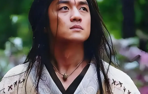 离婚半年被拍！李亚鹏复婚传闻炸上热搜，女方回应藏尽成年人清醒