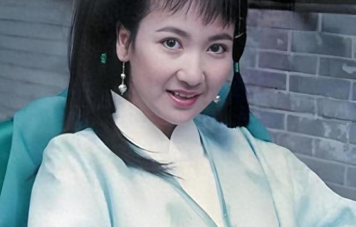 “小青”陈美琪现状：定居上海，67岁身材苗条，没亲生儿女也幸福