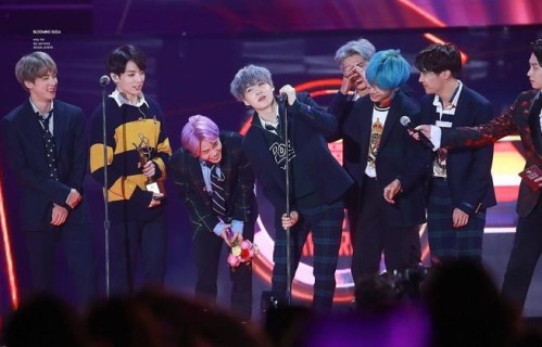 防弹少年团大赏感言表白阿米:我们是彼此的粉丝 彼此的idol!