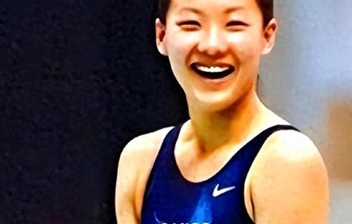 伏明霞：丈夫已是七旬老人儿子才满20，嫁给百亿富翁，她后悔了吗 