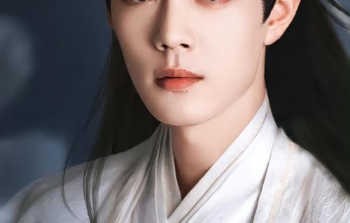 正午阳光首部电影男主是肖战，搭完徐克、郑晓龙搭孔笙已成香饽饽