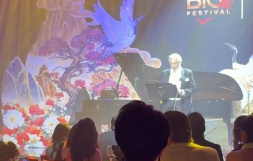 何超琼、何超莲与萧邦总裁晚宴同框，姐妹俩一个优雅一个干练|Caroline|珠宝|酒店|钻石|酒局