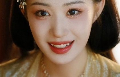 王楚然是如何面对过去被恶意称为‘白眼姐’等网络争议的？