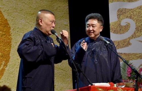 于谦醉酒砸挂,郭德纲翻跟头救场!德云社那些比段子还精彩的“名场面”