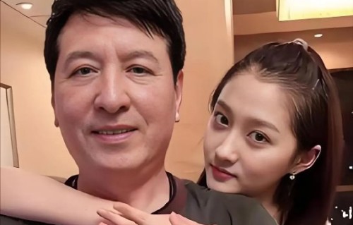 官宣恋情时，关晓彤面对网络暴力是如何调整心态的？