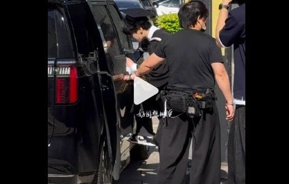 太可惜!严浩翔没拍上毕业合照