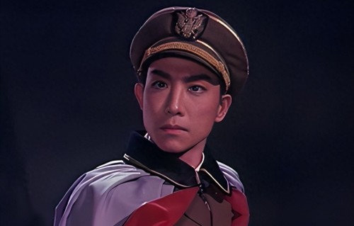 昔日高调喊话打败美帝，如今却举家定居美国，84岁现状惹争论 