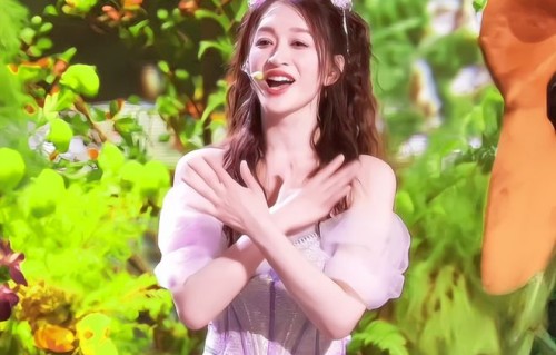 孙艺洲模仿李小冉心愿便利贴：愿大家快乐，你开心我关心|贺峻霖|SHE|雨桐|免责声明|侵权