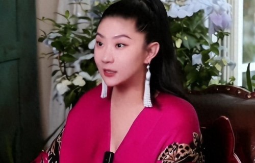 又被爆料！谢贤和小女友分手原因曝光，CoCo直言：他身体跟不上我