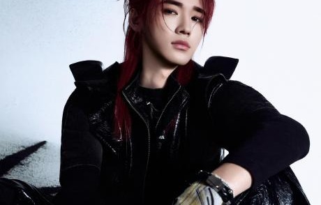 宋亚轩的红发造型是为了配合新歌《刺》的舞台设计吗？|马甲|长发|时代少年团|音乐|视觉