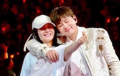 全网炸锅！张杰创全球乐坛纪录，谢娜却忙着搞自己的事业？