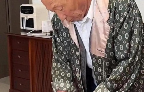 高鑫在家连话语权都排不上号，这种怂才是真豪门