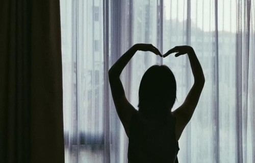 面对偏心的父母，最清醒的活法：不争、不讨、不内耗