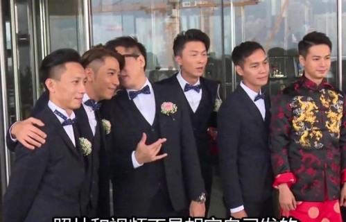 张学友坐主桌唱歌，胡智同婚礼意外热出圈