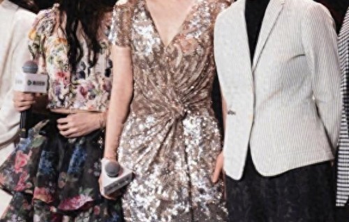 梅婷脱离微胖圈后剪了齐肩短发，让50岁的她，美得如此惊艳、高级 