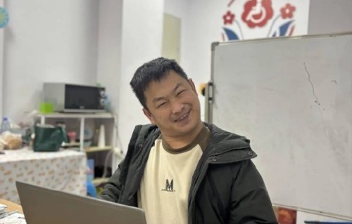 《小小的我》原型感谢易烊千玺，称其表演让‘不被看见’的灵魂走向光