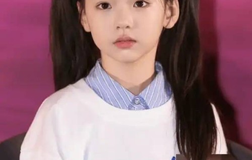 董璇女儿小酒窝出演电影!跳舞神态和妈妈一模一样,网友:迷你版璇姐