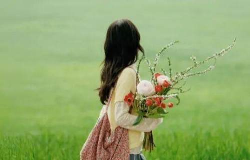 若能遇到一个喜欢的人，就勇敢爱一次，即使无缘走到最后，也情出自愿