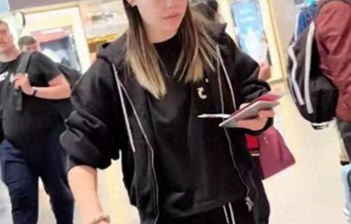 陈幸同出发伦敦世乒赛，全黑造型亮相，又酷又飒气场全开 