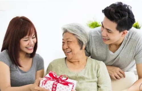 新型婆媳关系：婆婆不受气，儿媳不委屈，老公不为难
