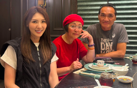 TVB动作绿叶聚会照曝光，20年后再见旧友，曾吐槽被公司投闲置散