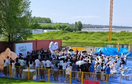 首都爱护动物协会举办第29届领养开放日，演员金晨爱心公益项目同步启动