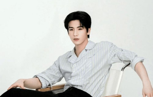 从张凌赫遭围堵看代拍产业链：扰乱秩序、侵犯隐私，为何屡禁不止