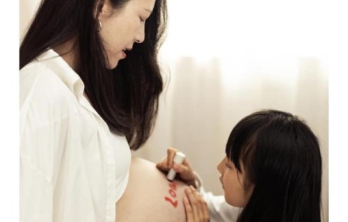 48岁汤唯（1979年出生），亲自官宣怀二胎！