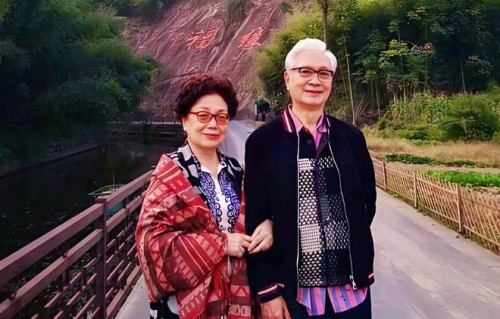 上影老演员梁波罗与妻子刘君游山玩水时的留影|红格|51号兵站|金婚|爱情|白马王子