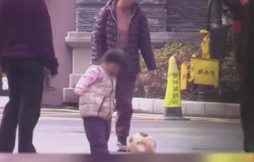 白百何出席儿子毕业典礼，母子同框显温馨|段子手|姐弟|少年|眼神|状态