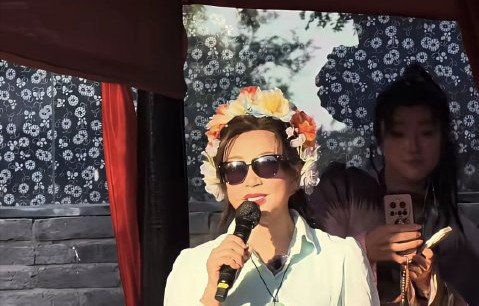 开封万岁山武侠城对刘晓庆互动事件的回应具体是什么？