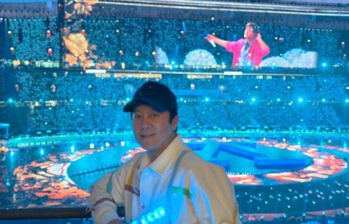 蔡国庆：应谢娜邀请，带着7岁的二儿子去看《张杰2026演唱会》