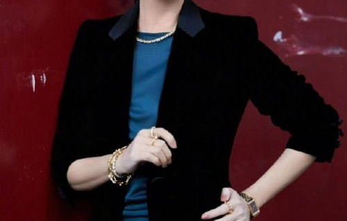 谢霆锋演唱会暴雨中遇惊喜！章子怡低调现身引回忆杀