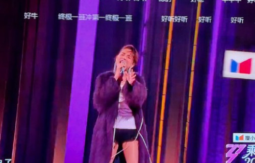 雨爱组李心洁、谢楠、徐洁儿、陈凯琳四位成员的现场唱功和配合如何？