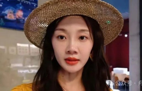 38岁郑恺一家三口去露营,温馨且幸福,3岁大女儿徒手抓龙虾一点不娇气!|苗苗|安娜|美食|帐篷|家庭