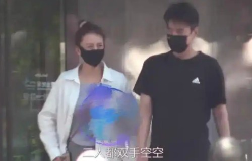 高圆圆赵又廷夫妻挽臂逛超市被偶遇,结婚11年仍似热恋|辣椒酱|阅读量|搜索|婚姻|公开恋情