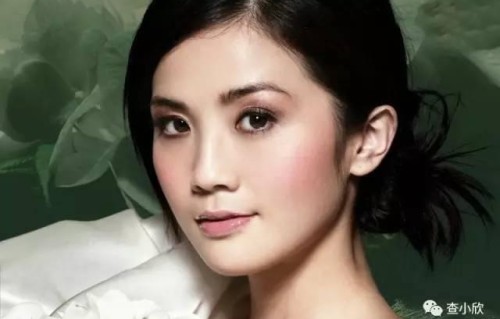 蔡卓妍有今天，全因为有个女强人的妈妈