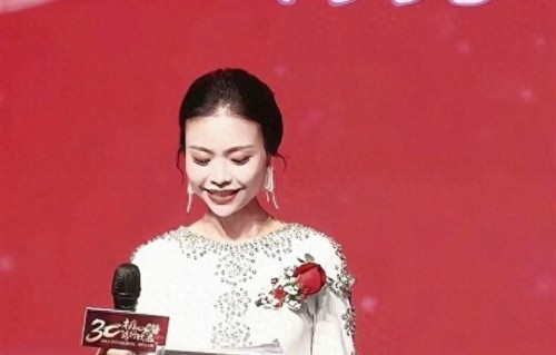 37岁主持人陈熹菲离世！早婚20多岁罹患宫颈癌，丈夫好赌成性离婚