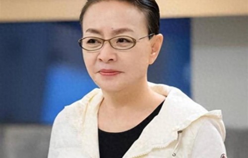 飞机当代步工具, 坐拥北京一条街, 住宫殿, 这些富婆一个比一个离谱