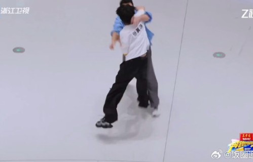 沙溢在《奔跑吧》模仿张真源跳舞的具体片段是怎样的？